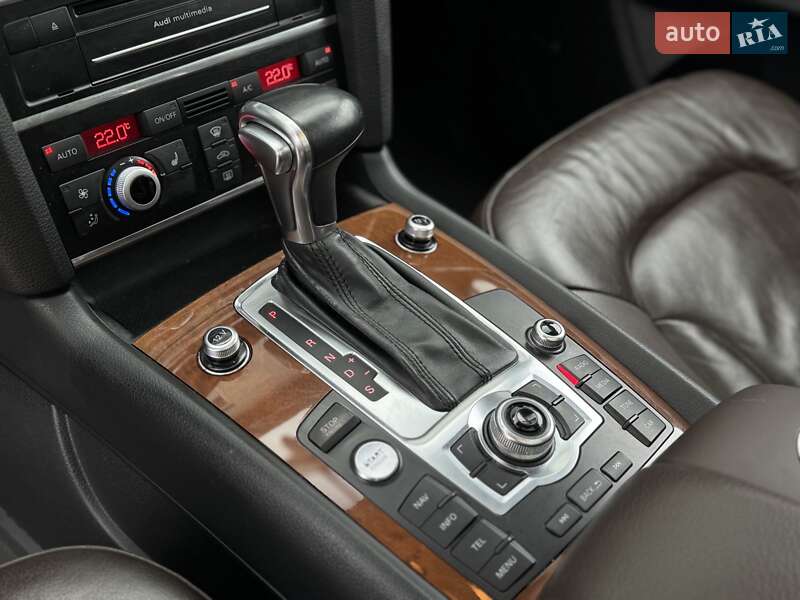 Внедорожник / Кроссовер Audi Q7 2015 в Сарнах