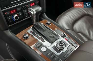 Позашляховик / Кросовер Audi Q7 2015 в 