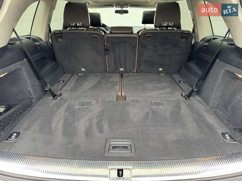 Внедорожник / Кроссовер Audi Q7 2015 в Сарнах
