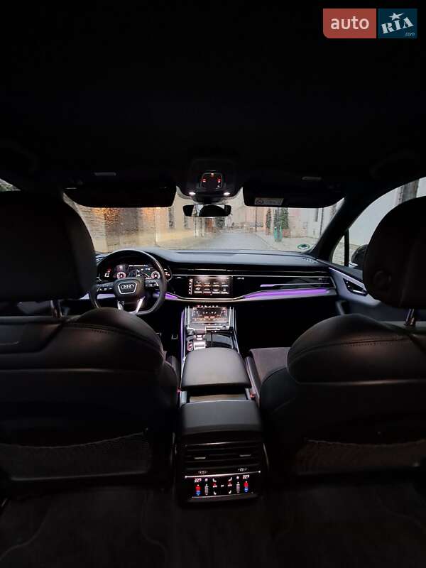 Внедорожник / Кроссовер Audi Q7 2020 в Каменец-Подольском