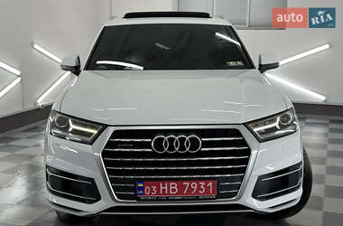 Внедорожник / Кроссовер Audi Q7 2018 в 