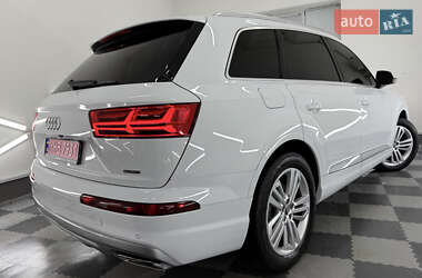 Внедорожник / Кроссовер Audi Q7 2018 в 