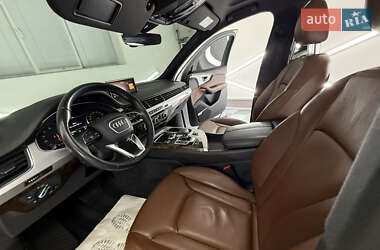 Внедорожник / Кроссовер Audi Q7 2018 в 