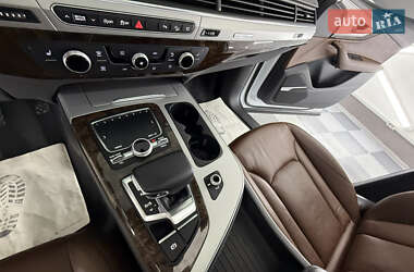 Внедорожник / Кроссовер Audi Q7 2018 в 