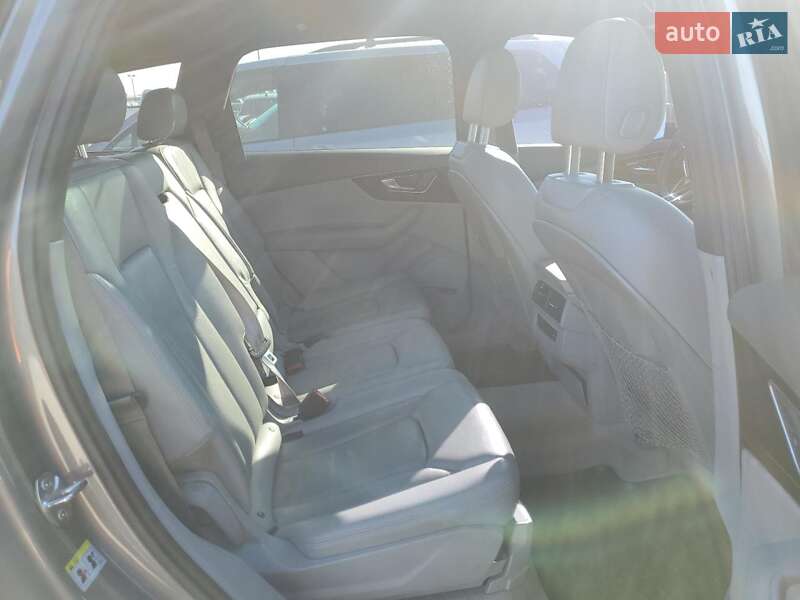 Позашляховик / Кросовер Audi Q7 2016 в Вінниці