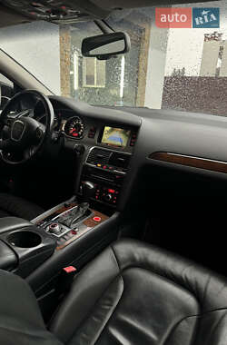 Позашляховик / Кросовер Audi Q7 2010 в 