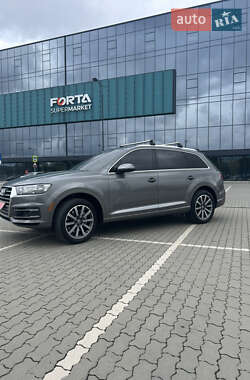 Позашляховик / Кросовер Audi Q7 2017 в 