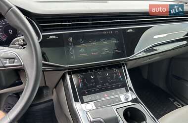 Позашляховик / Кросовер Audi Q7 2020 в 