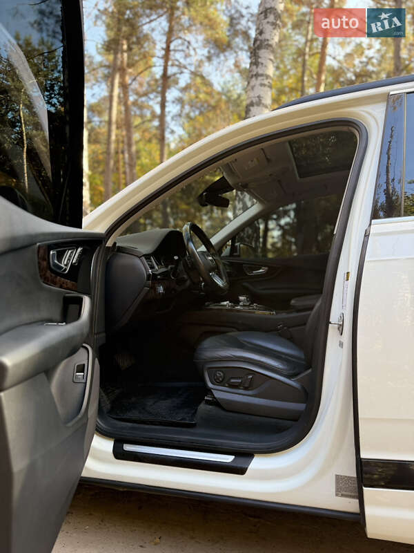 Позашляховик / Кросовер Audi Q7 2017 в Полтаві