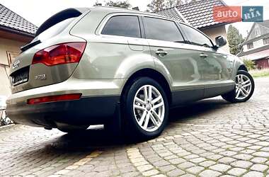 Позашляховик / Кросовер Audi Q7 2007 в 