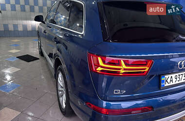 Внедорожник / Кроссовер Audi Q7 2018 в 