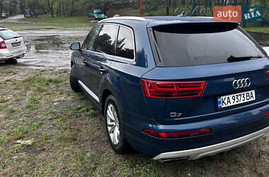 Внедорожник / Кроссовер Audi Q7 2018 в 