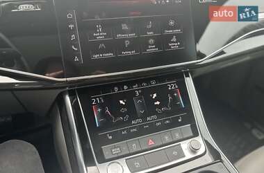 Позашляховик / Кросовер Audi Q7 2020 в 