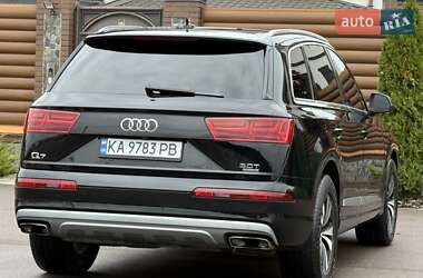 Позашляховик / Кросовер Audi Q7 2016 в 