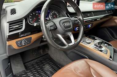 Позашляховик / Кросовер Audi Q7 2016 в 