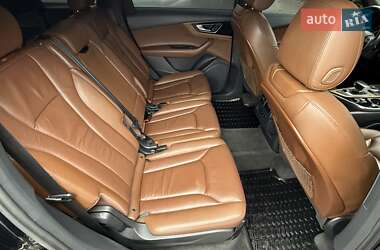 Позашляховик / Кросовер Audi Q7 2016 в 