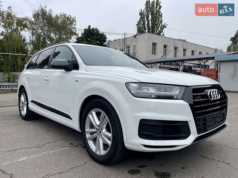 Внедорожник / Кроссовер Audi Q7 2019 в Киеве