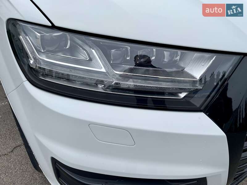 Внедорожник / Кроссовер Audi Q7 2019 в Киеве