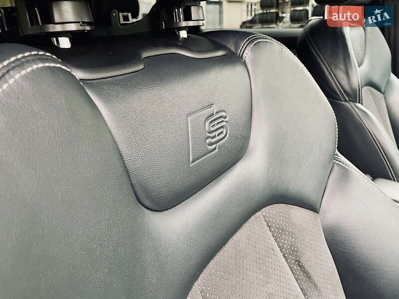 Внедорожник / Кроссовер Audi Q7 2019 в Киеве