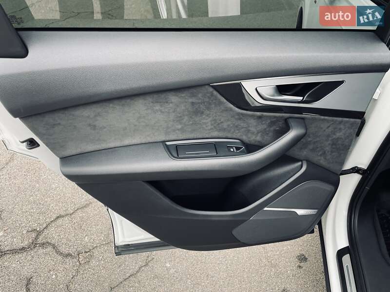 Внедорожник / Кроссовер Audi Q7 2019 в Киеве