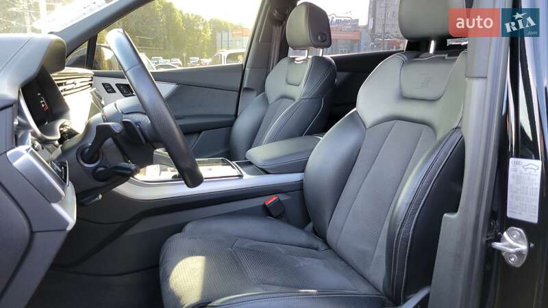 Позашляховик / Кросовер Audi Q7 2023 в Хмельницькому