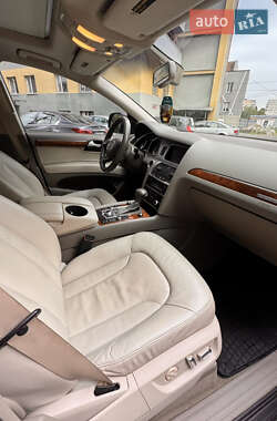 Позашляховик / Кросовер Audi Q7 2014 в 