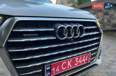Позашляховик / Кросовер Audi Q7 2016 в 