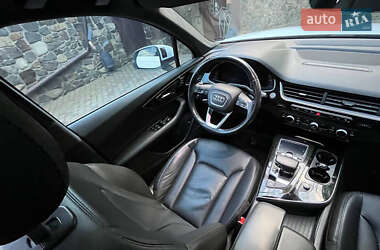 Позашляховик / Кросовер Audi Q7 2016 в 