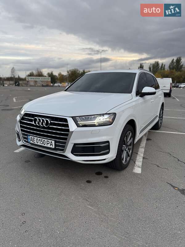 Позашляховик / Кросовер Audi Q7 2019 в Дніпрі