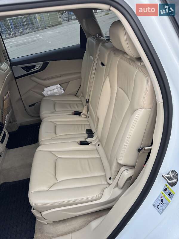 Позашляховик / Кросовер Audi Q7 2019 в Дніпрі