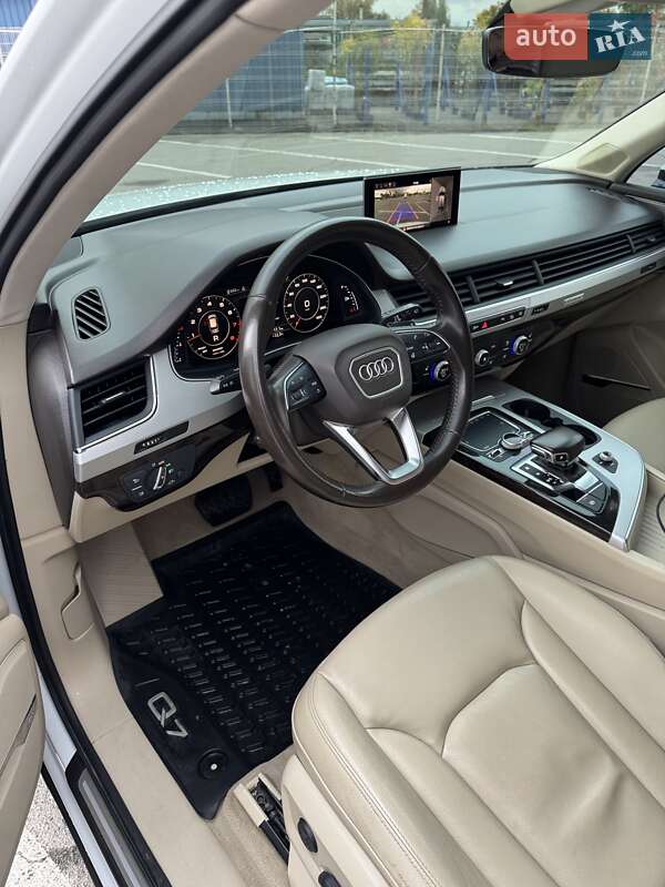 Позашляховик / Кросовер Audi Q7 2019 в Дніпрі