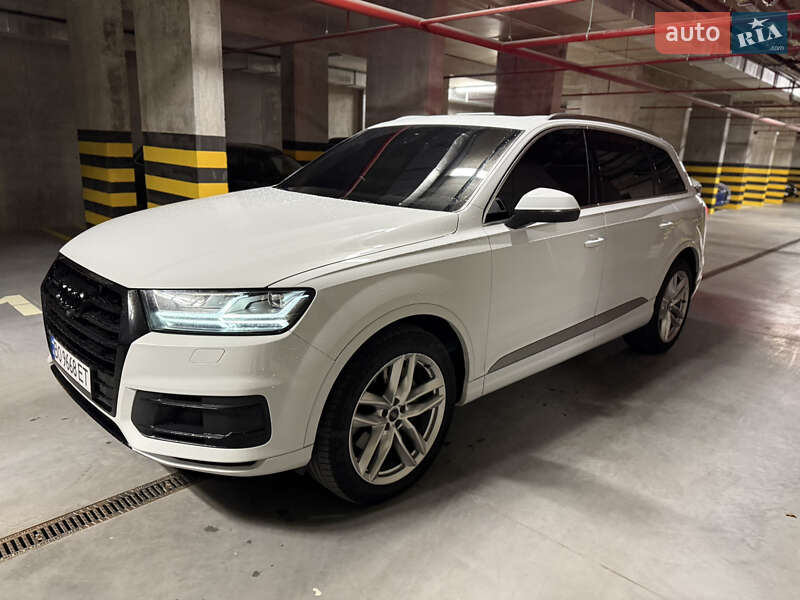 Внедорожник / Кроссовер Audi Q7 2015 в Ровно