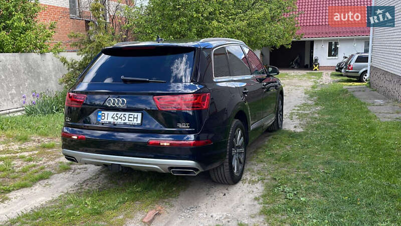 Позашляховик / Кросовер Audi Q7 2017 в Зіньківі