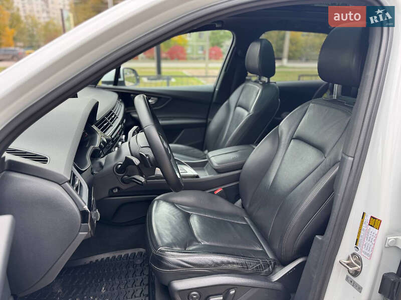Позашляховик / Кросовер Audi Q7 2016 в Сумах