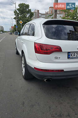 Внедорожник / Кроссовер Audi Q7 2013 в 