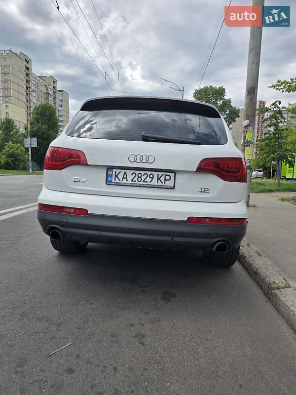 Позашляховик / Кросовер Audi Q7 2013 в Києві