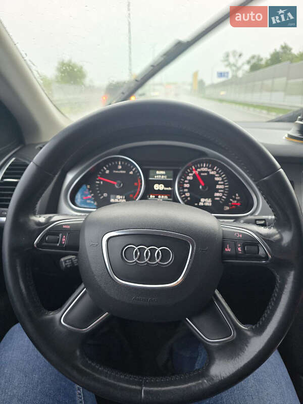 Позашляховик / Кросовер Audi Q7 2013 в Києві