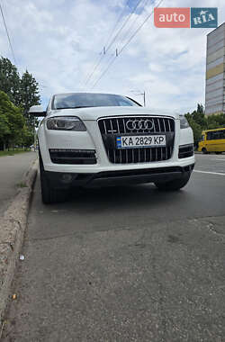 Внедорожник / Кроссовер Audi Q7 2013 в 
