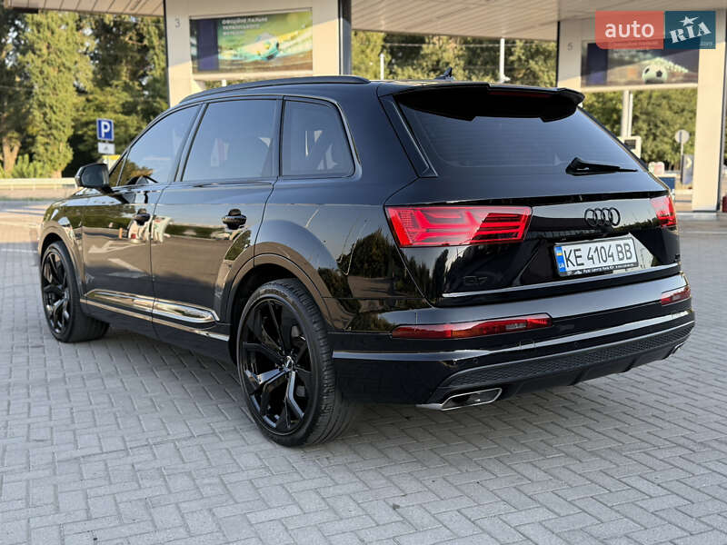 Позашляховик / Кросовер Audi Q7 2015 в Дніпрі
