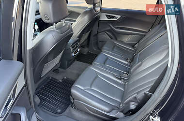 Позашляховик / Кросовер Audi Q7 2015 в 