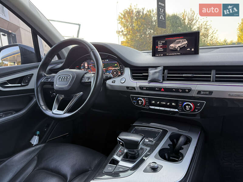 Позашляховик / Кросовер Audi Q7 2015 в Дніпрі