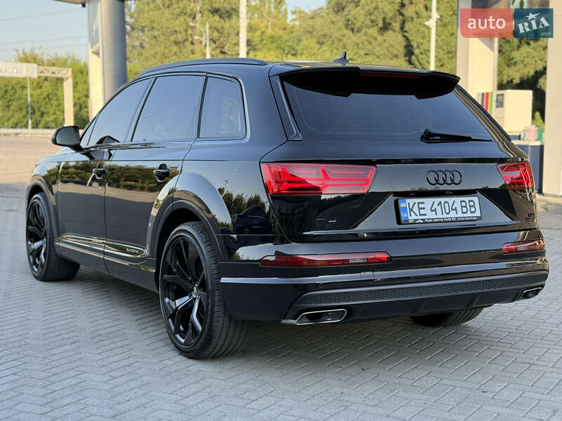Позашляховик / Кросовер Audi Q7 2015 в Дніпрі