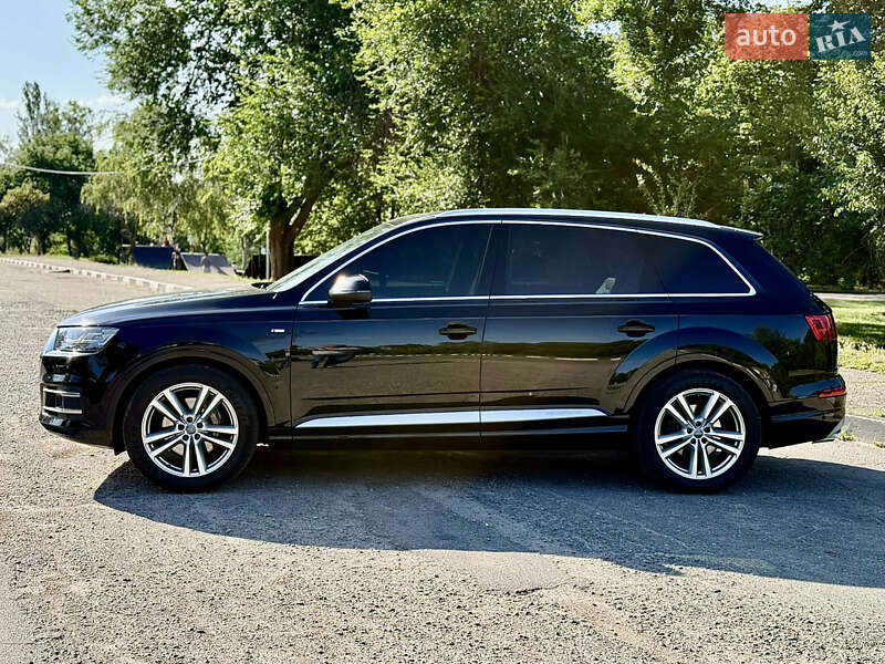 Позашляховик / Кросовер Audi Q7 2016 в Дніпрі фото 3 Позашляховик / Кросовер Audi Q7 2016 в Дніпрі