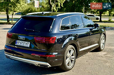 Позашляховик / Кросовер Audi Q7 2016 в 