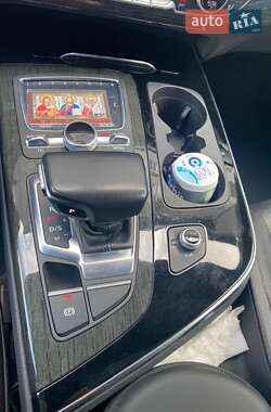 Внедорожник / Кроссовер Audi Q7 2018 в 