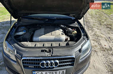 Позашляховик / Кросовер Audi Q7 2008 в 