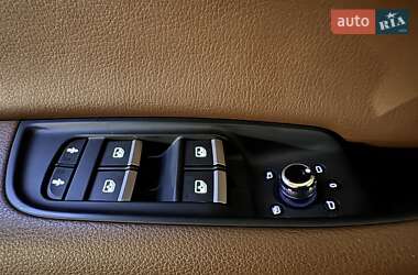 Позашляховик / Кросовер Audi Q7 2018 в 