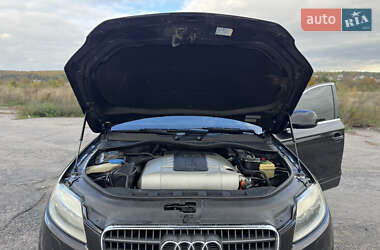 Позашляховик / Кросовер Audi Q7 2006 в 