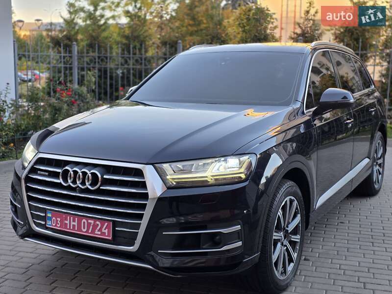 Позашляховик / Кросовер Audi Q7 2016 в 