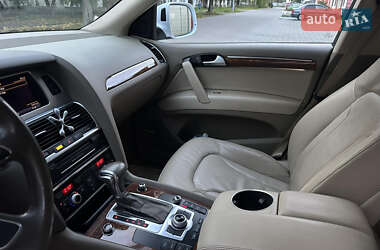 Позашляховик / Кросовер Audi Q7 2013 в 